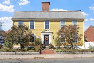 90 Middle St L, Gloucester, MA 01930
