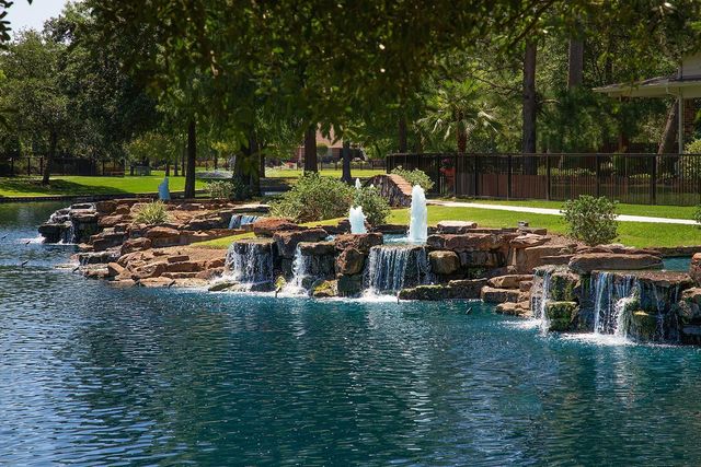 18722 Duke Lake Drive, Spring, TX 77388
