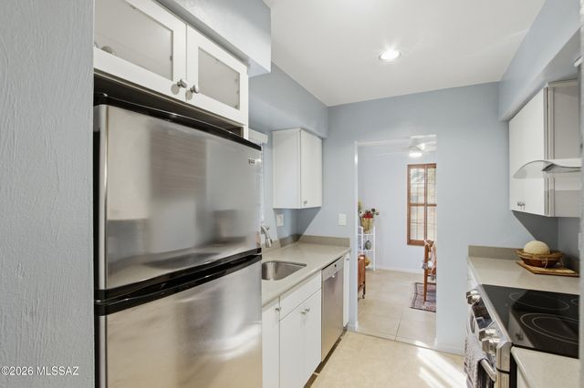 600 E River Rd Apt W, Tucson, AZ 85704