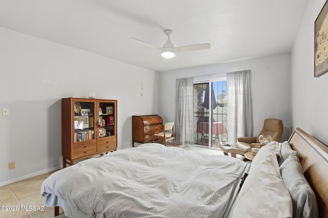 600 E River Rd Apt W, Tucson, AZ 85704