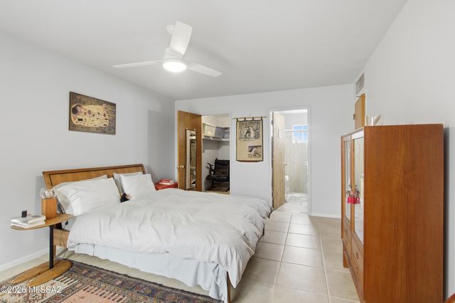 600 E River Rd Apt W, Tucson, AZ 85704