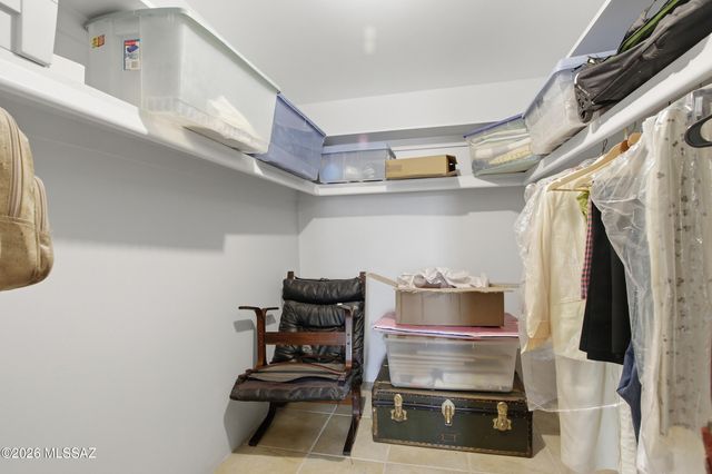 600 E River Rd Apt W, Tucson, AZ 85704