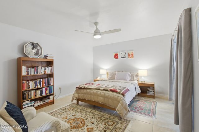 600 E River Rd Apt W, Tucson, AZ 85704