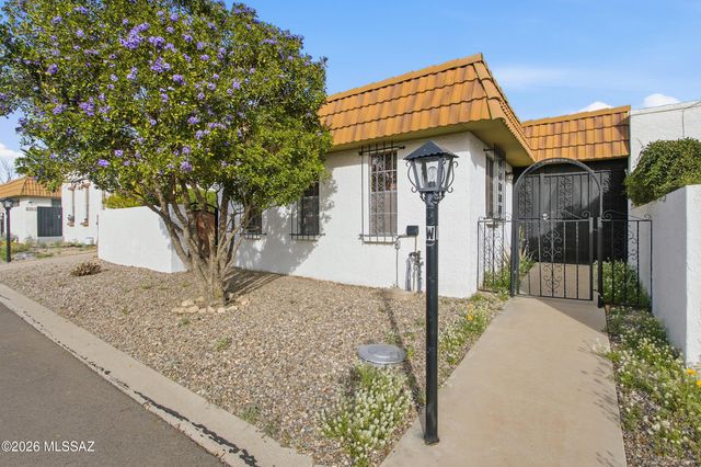 600 E River Rd Apt W, Tucson, AZ 85704