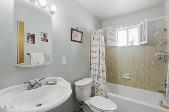 600 E River Rd Apt W, Tucson, AZ 85704