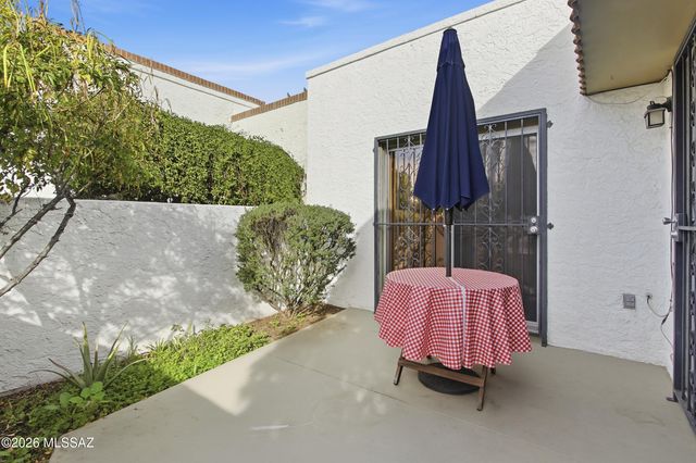 600 E River Rd Apt W, Tucson, AZ 85704