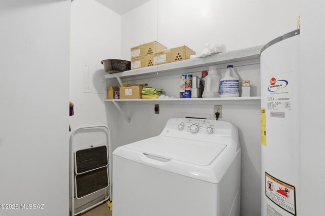 600 E River Rd Apt W, Tucson, AZ 85704