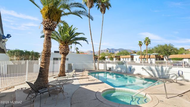 600 E River Rd Apt W, Tucson, AZ 85704