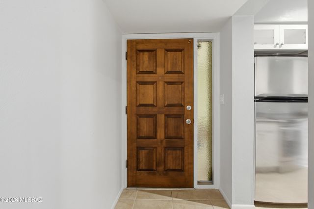 600 E River Rd Apt W, Tucson, AZ 85704