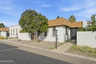 600 E River Rd Apt W, Tucson, AZ 85704