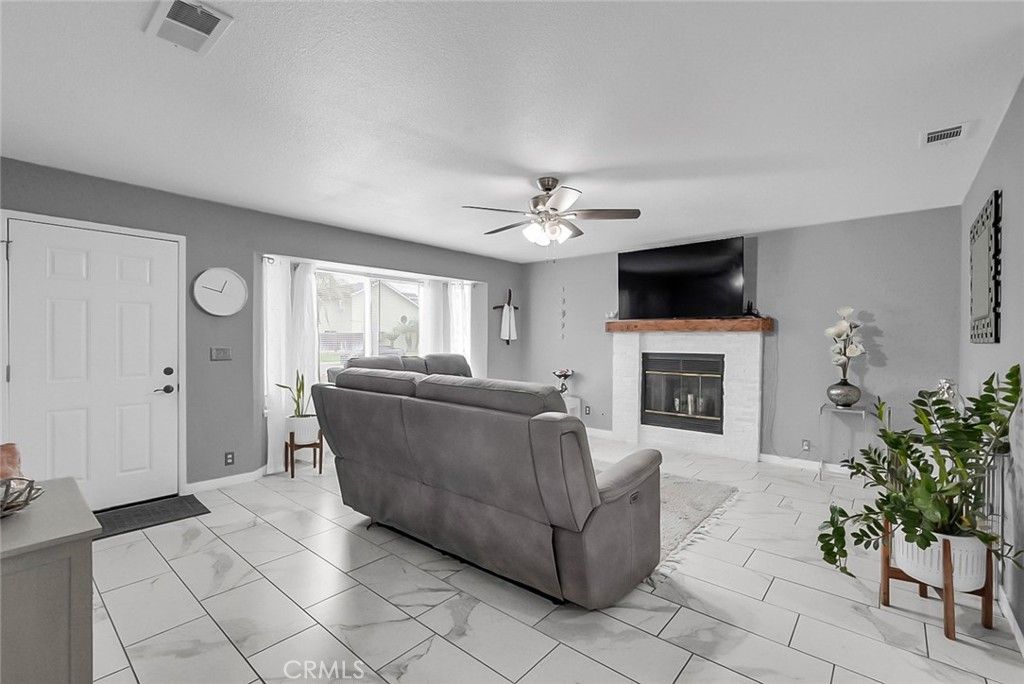 Image 12 of property listing at 3716 Georgeann, Ceres, CA 95307