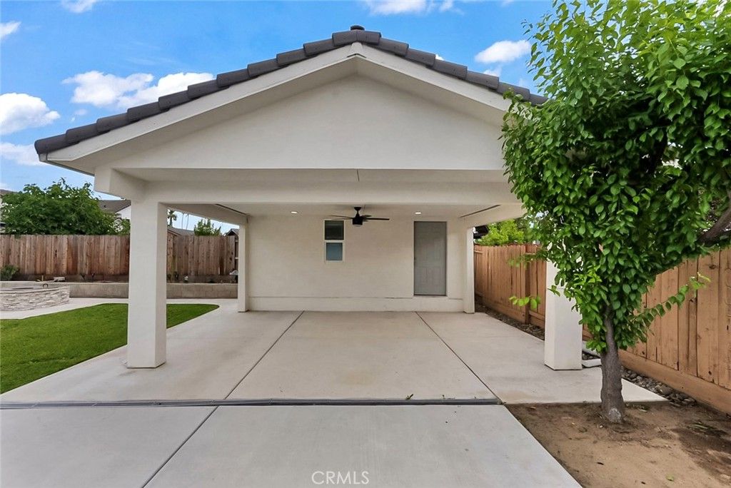 Image 4 of property listing at 3716 Georgeann, Ceres, CA 95307