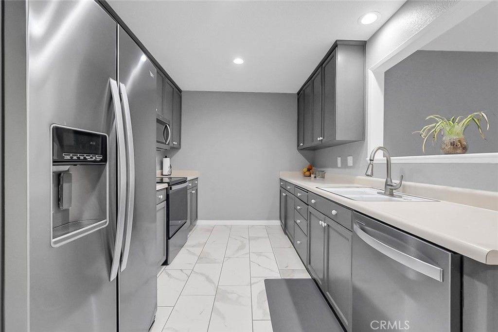 Image 7 of property listing at 3716 Georgeann, Ceres, CA 95307