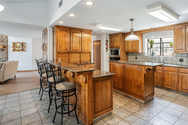 101 E Beverly Drive, Malakoff, TX 75148