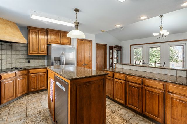 101 E Beverly Drive, Malakoff, TX 75148