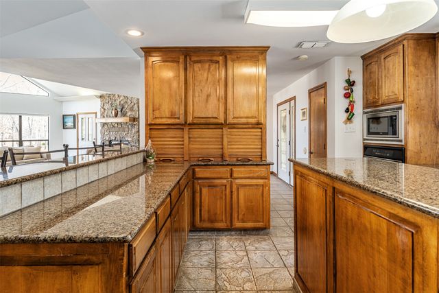 101 E Beverly Drive, Malakoff, TX 75148