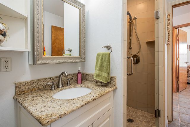 101 E Beverly Drive, Malakoff, TX 75148