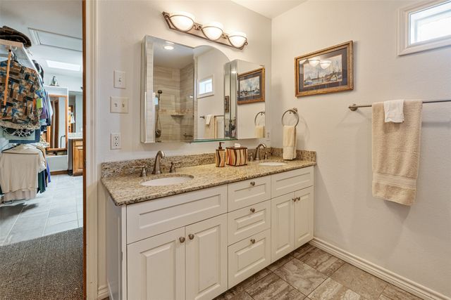 101 E Beverly Drive, Malakoff, TX 75148