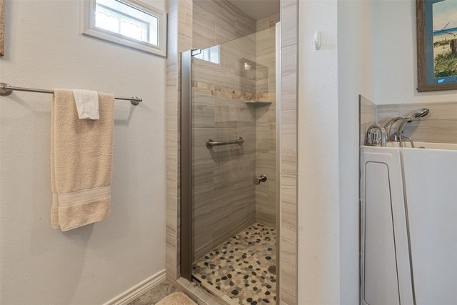 101 E Beverly Drive, Malakoff, TX 75148