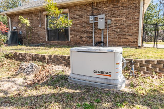 101 E Beverly Drive, Malakoff, TX 75148