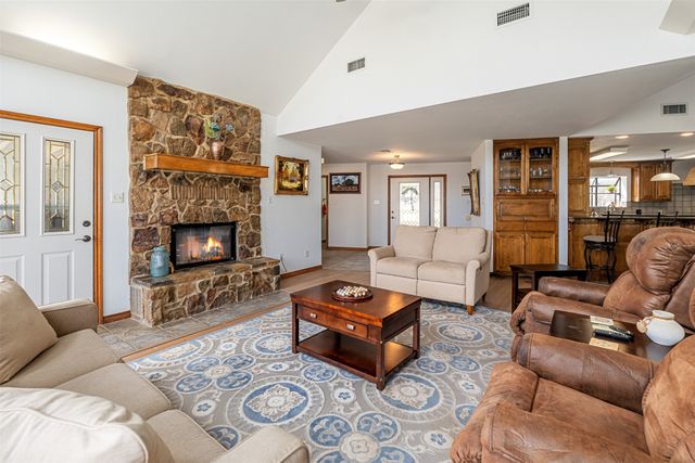 101 E Beverly Drive, Malakoff, TX 75148