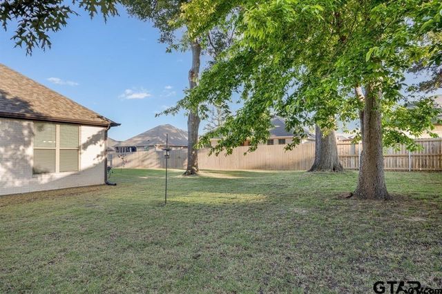 110 Rose Row, Winona, TX 75792