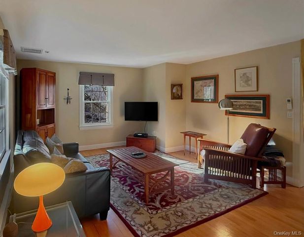 10 Spruce Lane, Garrison, NY 10524