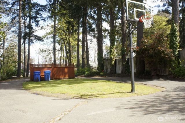 10040 Dekoven Drive SW, Lakewood, WA 98499