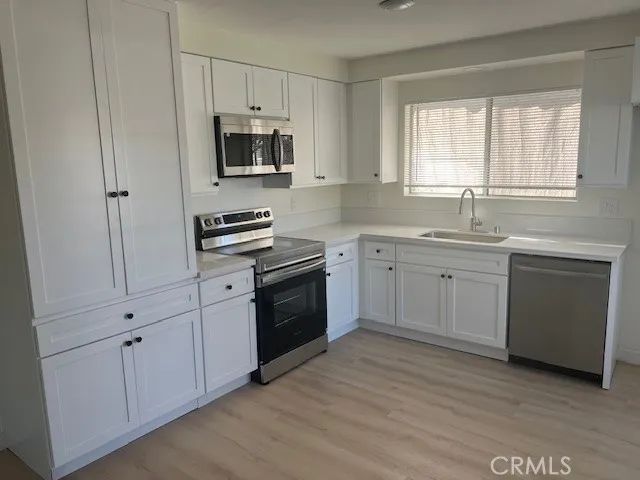 408 W La Veta, Orange, CA 92866