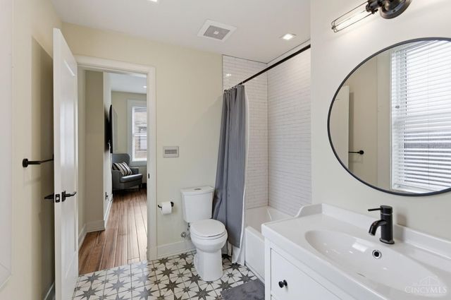 206 Wade Street, Cincinnati, OH 45202