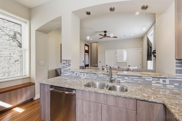 206 Wade Street, Cincinnati, OH 45202