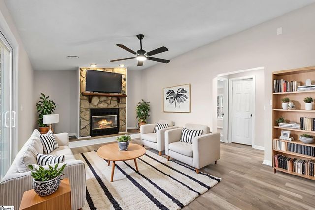 200 Country Walk Lane, Simpsonville, SC 29680