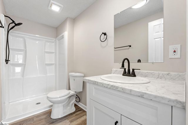 200 Country Walk Lane, Simpsonville, SC 29680