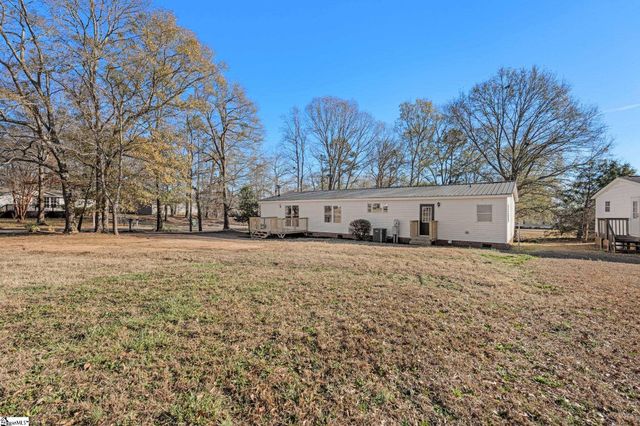 200 Country Walk Lane, Simpsonville, SC 29680