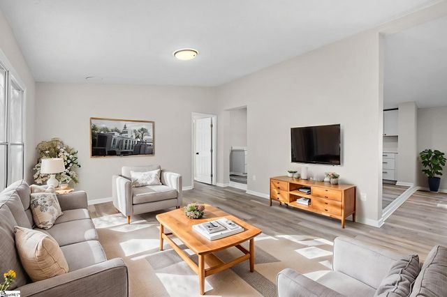 200 Country Walk Lane, Simpsonville, SC 29680