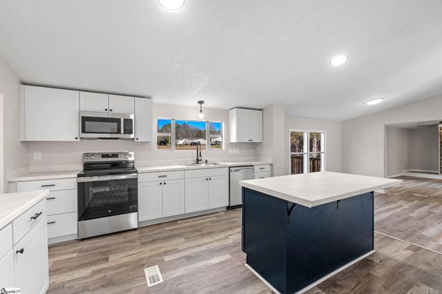 200 Country Walk Lane, Simpsonville, SC 29680