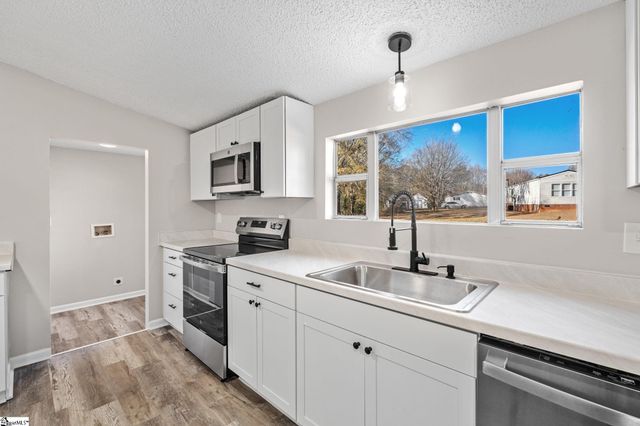 200 Country Walk Lane, Simpsonville, SC 29680