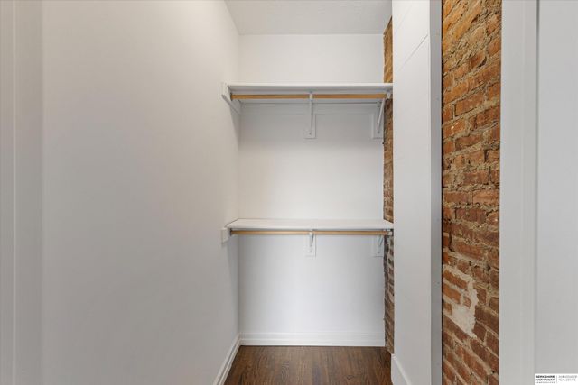 813 S 33rd Street, Omaha, NE 68105