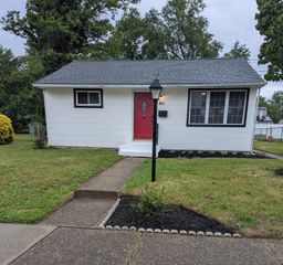 411 OAKLAND, Maple Shade, NJ 08052
