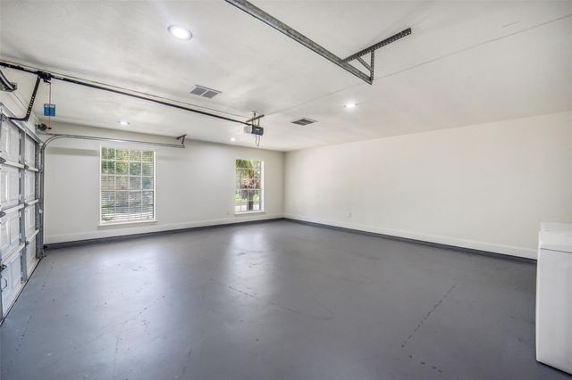 7834 Vickijohn Drive, Houston, TX 77071