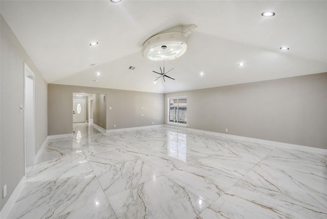 7834 Vickijohn Drive, Houston, TX 77071