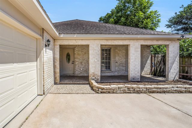 7834 Vickijohn Drive, Houston, TX 77071
