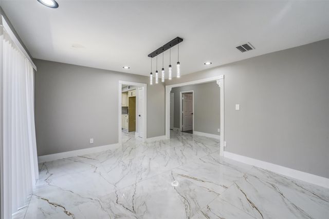 7834 Vickijohn Drive, Houston, TX 77071