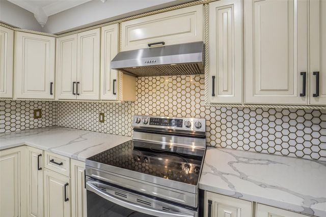 7834 Vickijohn Drive, Houston, TX 77071