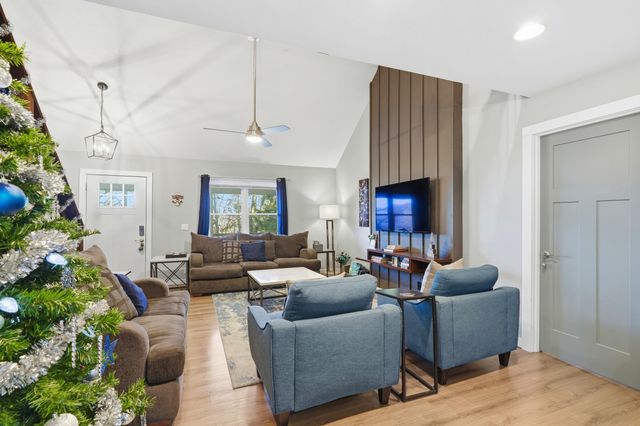 163 Boyd Avenue, Branson, MO 65616