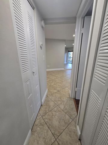 4121 Stirling Rd 205, Davie, FL 33314