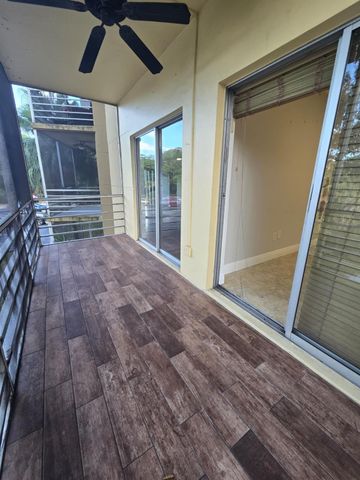 4121 Stirling Rd 205, Davie, FL 33314