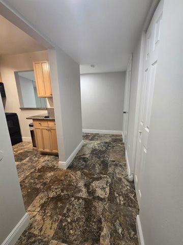 4121 Stirling Rd 205, Davie, FL 33314