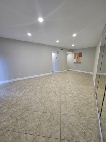 4121 Stirling Rd 205, Davie, FL 33314