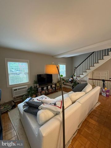3771 GUNSTON RD, Alexandria, VA 22302